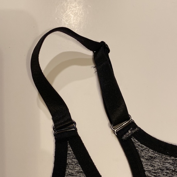 ☀️bebe L/XL “BEBE” on Back Sports Bra Adj Straps Heather Grey Black Athletic Bra - Picture 6 of 7
